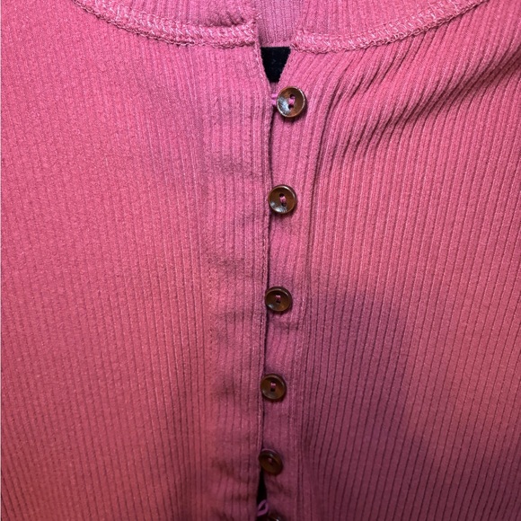 Rust-pink Button-Up Top - Picture 2 of 4